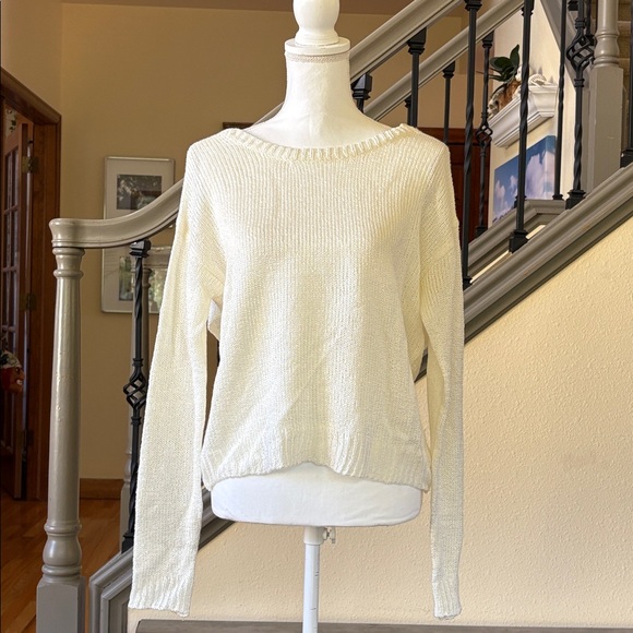 ⭐️Forever 21 Cream Knit Sweater Low Cross Over Back Size Small - Picture 2 of 8